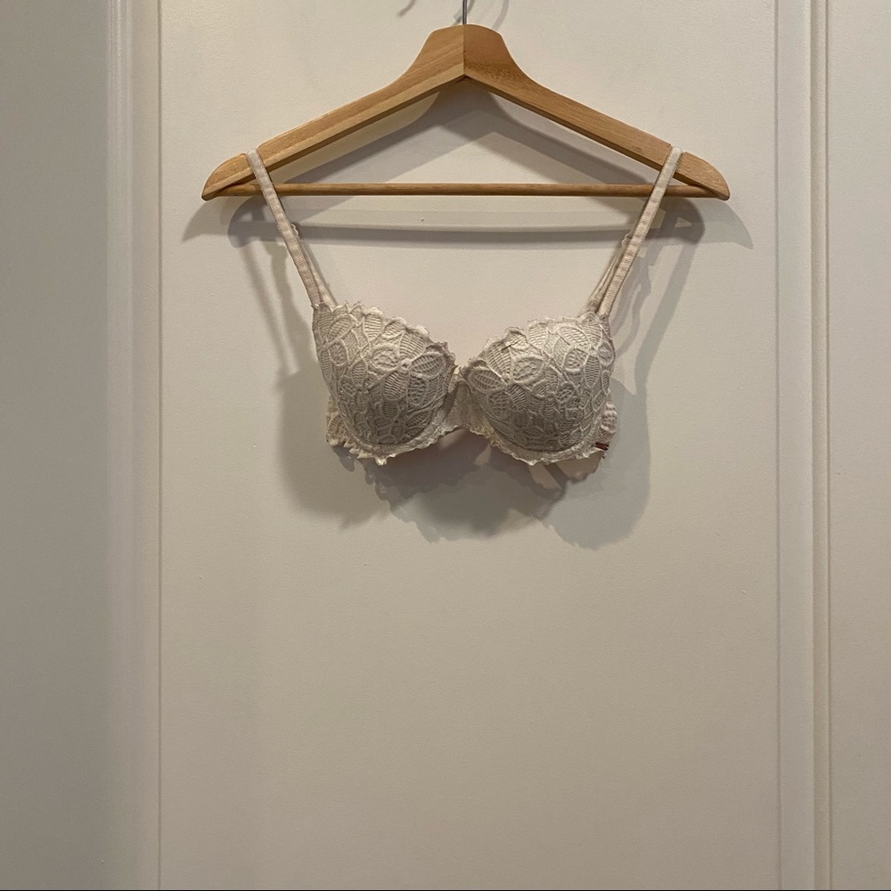 Victoria’s Secret PINK Push-up Bra - Picture 2 of 3